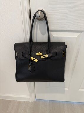 Hermès-Inspired Black Leather Satchel with Gold Hardware made in Italy